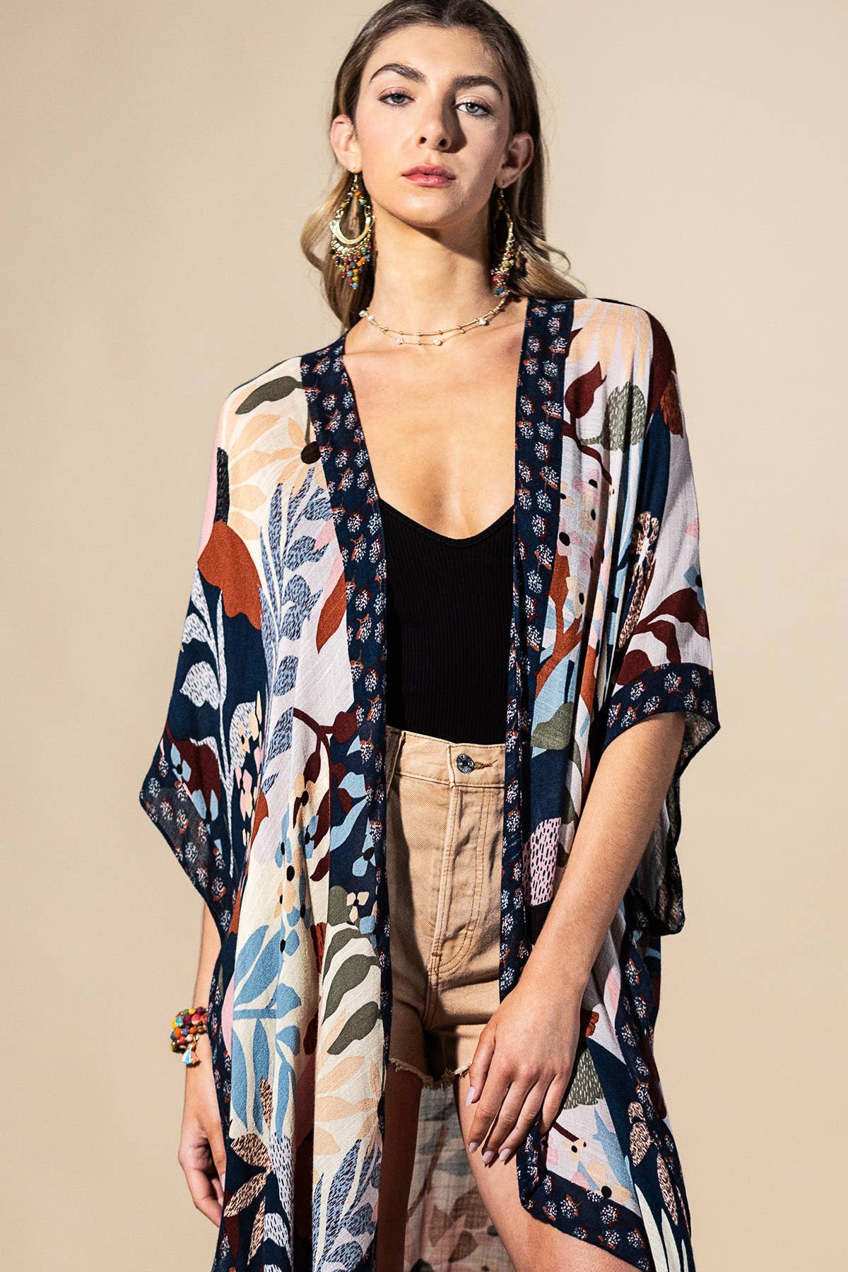 Urbanista - Botanical Floral Viscose Kimono: BEIGE/NAVY / OS