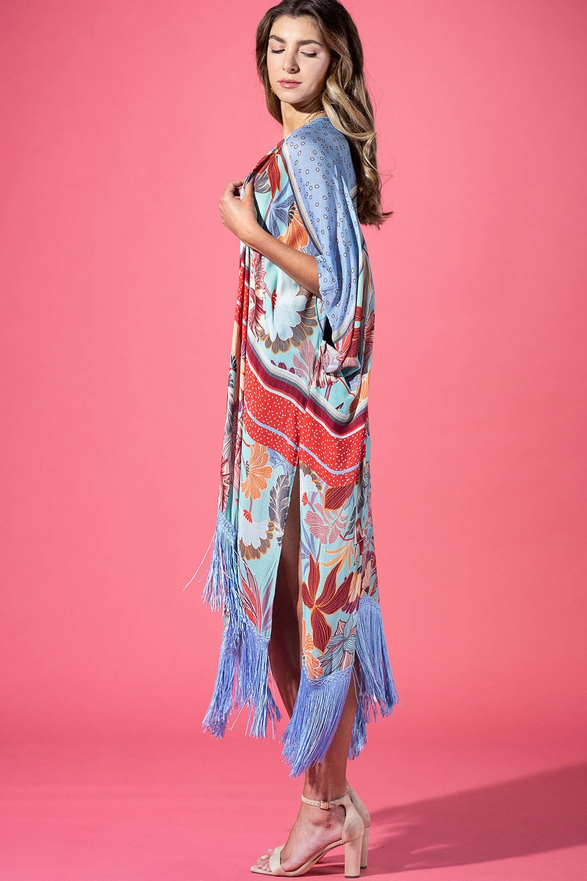 Urbanista - Cerulean Reef Fringed Kimono: 41-Azule Bloom / OS