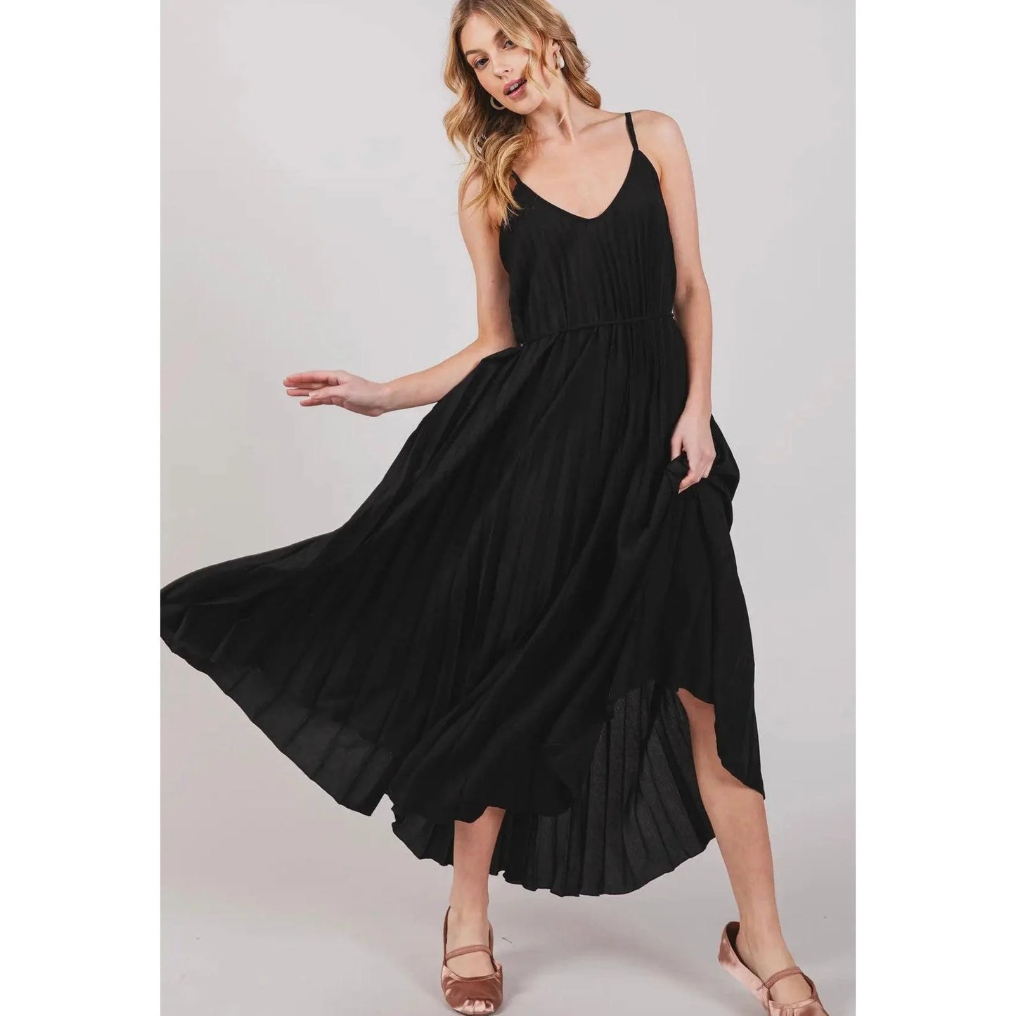 LARA DAISY INC - Pleated Camisole Midi Dress: Black
