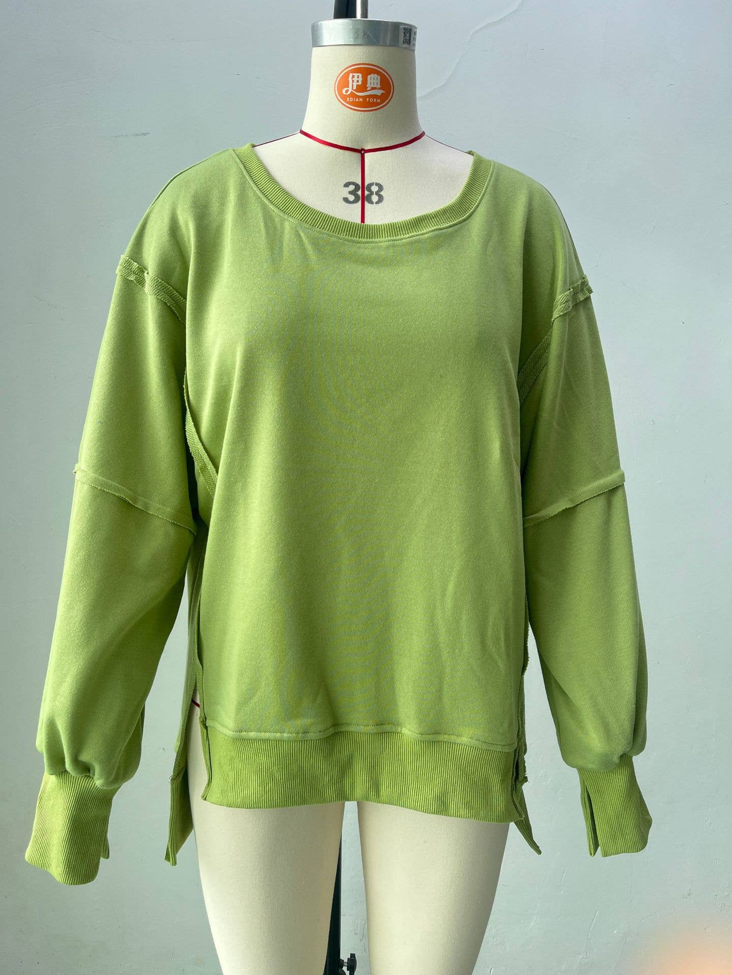 Lily Clothing - Solid-color round-neck casual loose sweatshirt: GREEN